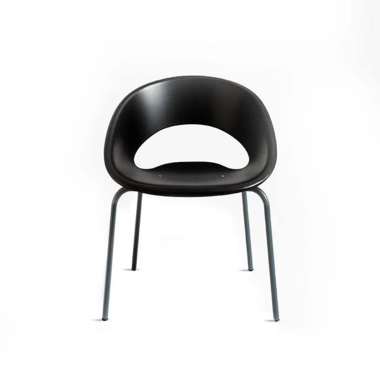 Silla One Negro, pieza del catálogo de Dalmóbile Argentina